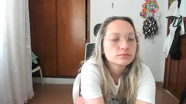 Adele johnsonn1 online show from 9, 10, 2025