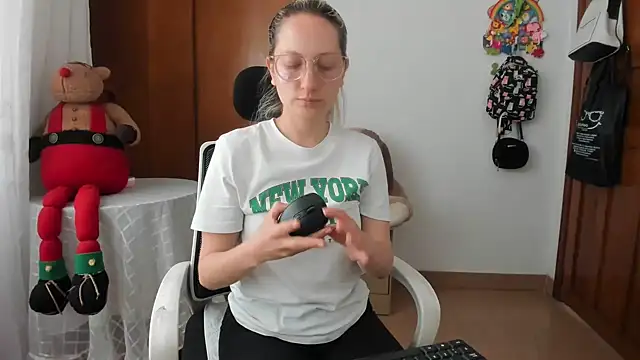 Snapshot of Adele_johnsonn1 chatting on 28, 5, 2026 Adele johnsonn1 online show from 28, 5, 2026