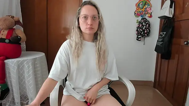 Snapshot of Adele_johnsonn1 chatting on 8, 6, 2026 Adele johnsonn1 online show from 8, 6, 2026