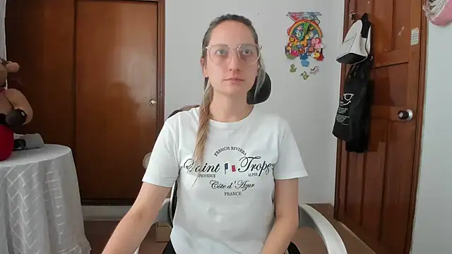 Snapshot of Adele_johnsonn1 chatting on 12, 6, 2026 Adele johnsonn1 online show from 12, 6, 2026