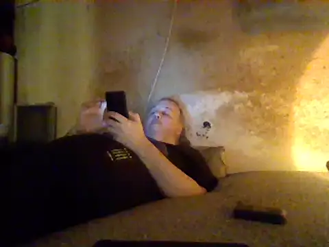 Nightshade7712 online show from 5, 3, 2025