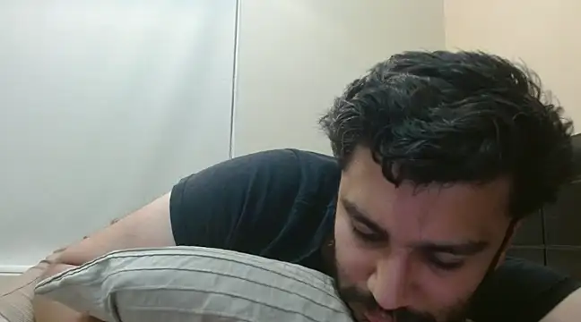 Snapshot of robintoit chatting on 5, 1, 2025 robintoit online show from 5, 1, 2025