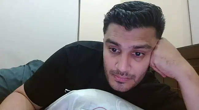 Snapshot of robintoit chatting on 6, 3, 2025 robintoit online show from 6, 3, 2025