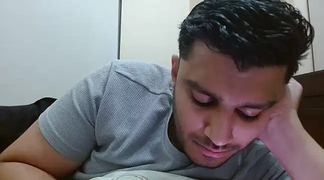 Snapshot of robintoit chatting on 7, 3, 2025 robintoit online show from 7, 3, 2025