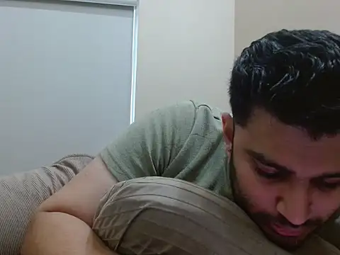 Snapshot of robintoit chatting on 14, 10, 2025 robintoit online show from 14, 10, 2025