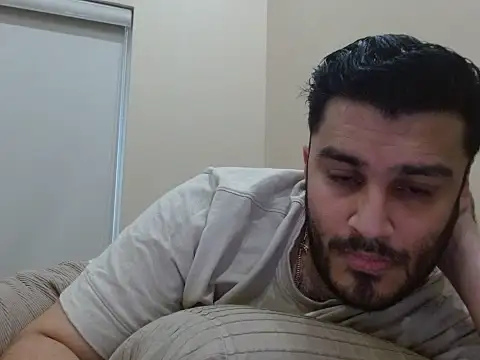 Snapshot of robintoit chatting on 24, 10, 2025 robintoit online show from 24, 10, 2025