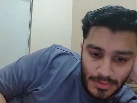 Snapshot of robintoit chatting on 29, 10, 2025 robintoit online show from 29, 10, 2025