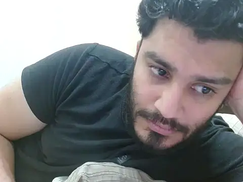 Snapshot of robintoit chatting on 18, 11, 2025 robintoit online show from 18, 11, 2025