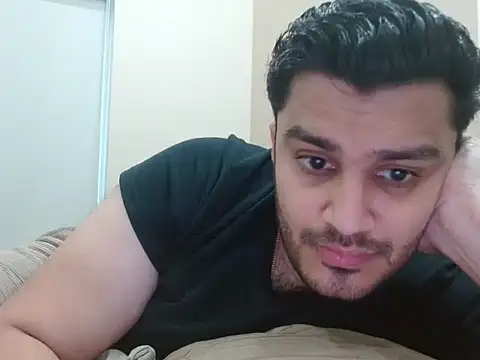 Snapshot of robintoit chatting on 21, 11, 2025 robintoit online show from 21, 11, 2025