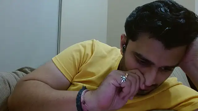 Snapshot of robintoit chatting on 22, 11, 2025 robintoit online show from 22, 11, 2025