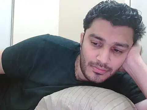 Snapshot of robintoit chatting on 24, 11, 2025 robintoit online show from 24, 11, 2025