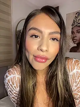 Snapshot of _laura_02 chatting on 15, 9, 2025 laura 02 online show from 15, 9, 2025