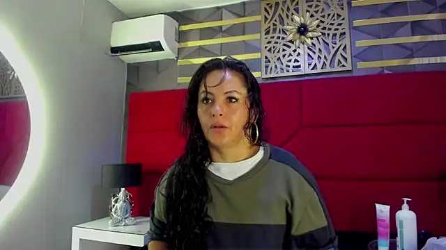 hanny milf online show from 15, 3, 2025