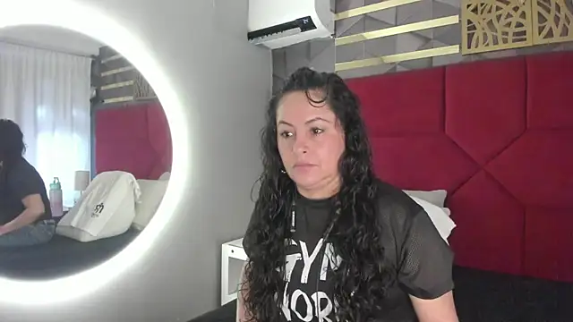 hanny milf online show from 18, 4, 2026