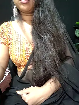 Idhika Paul online show from 4, 10, 2025