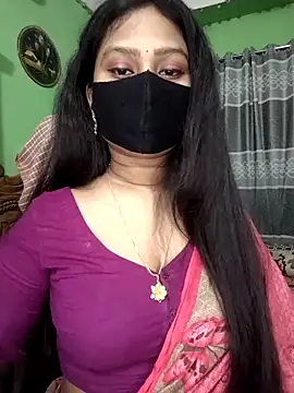 Idhika Paul online show from 28, 4, 2026