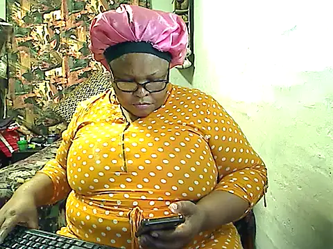Snapshot of HOTSUGARX5 chatting on 11, 11, 2025 HOTSUGARX5 online show from 11, 11, 2025