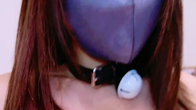 Snapshot of Yui-Ch chatting on 4, 12, 2024 Yui-Ch online show from 4, 12, 2024