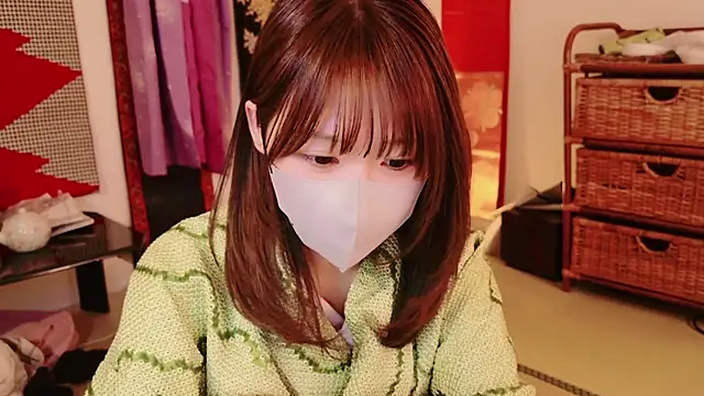 Snapshot of Yui-Ch chatting on 8, 1, 2025 Yui-Ch online show from 8, 1, 2025