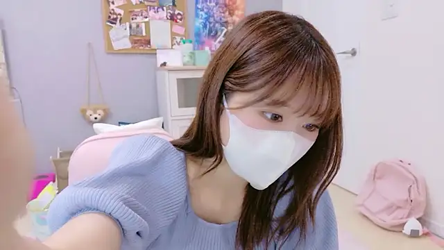 Snapshot of Yui-Ch chatting on 30, 9, 2025 Yui-Ch online show from 30, 9, 2025