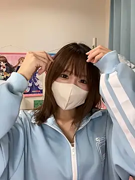 Snapshot of Yui-Ch chatting on 15, 10, 2025 Yui-Ch online show from 15, 10, 2025