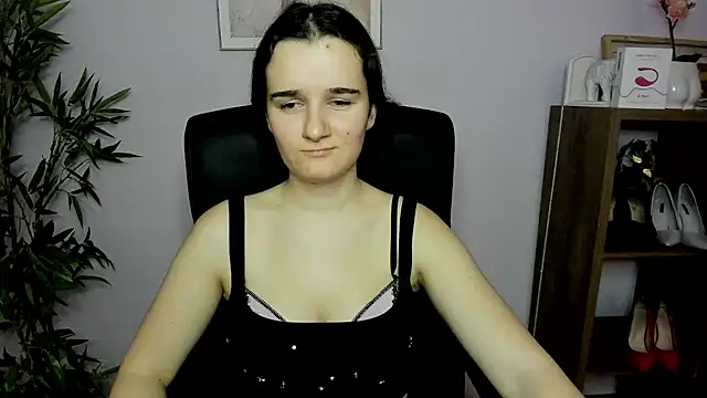 KateDelight online show from 2, 2, 2025