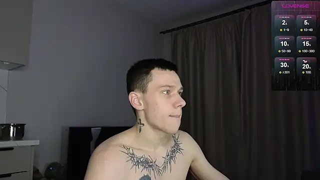 Snapshot of R1mmo__ chatting on 14, 12, 2025 R1mmo online show from 14, 12, 2025