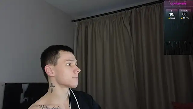 Snapshot of R1mmo__ chatting on 19, 12, 2025 R1mmo online show from 19, 12, 2025