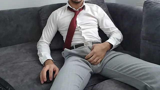 Snapshot of Naughtb0y chatting on 28, 11, 2025 Naughtb0y online show from 28, 11, 2025