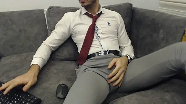 Snapshot of Naughtb0y chatting on 6, 2, 2026 Naughtb0y online show from 6, 2, 2026