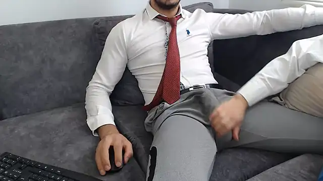 Naughtb0y online show from 10, 7, 2026
