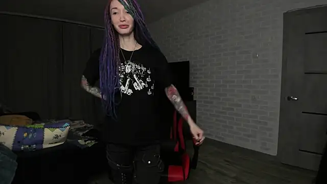 Roxy Silver online show from 17, 12, 2024