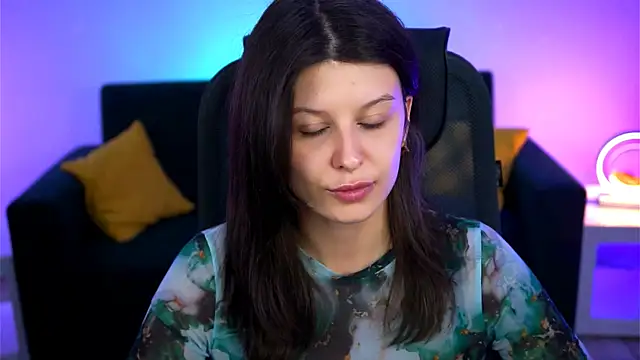 NicoleMun online show from 4, 3, 2025