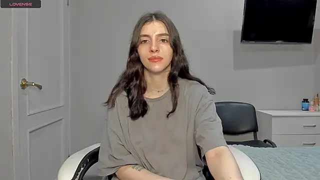 Snapshot of broosnica1 chatting on 18, 12, 2025 broosnica1 online show from 18, 12, 2025