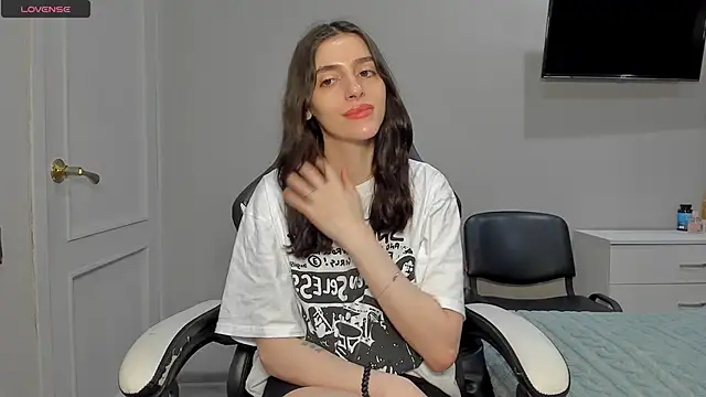 Snapshot of broosnica1 chatting on 23, 12, 2025 broosnica1 online show from 23, 12, 2025