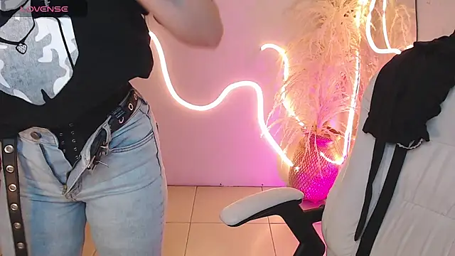 ViolettaHotLatin  online show from 10, 9, 2025