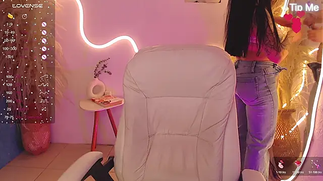 ViolettaHotLatin  online show from 8, 4, 2026