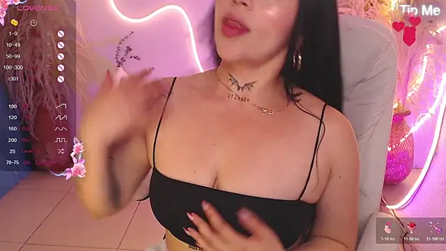 Snapshot of ViolettaHotLatin_ chatting on 1, 6, 2026 ViolettaHotLatin online show from 1, 6, 2026