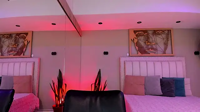  AlejaCruz  online show from 21, 12, 2025