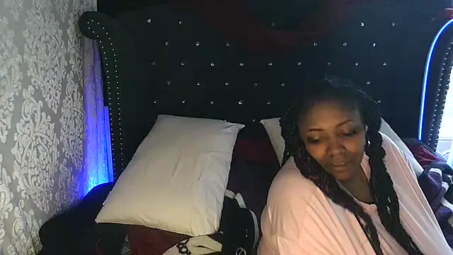 Snapshot of msyvette1970@xh chatting on 11, 12, 2024 msyvette1970xh online show from 11, 12, 2024