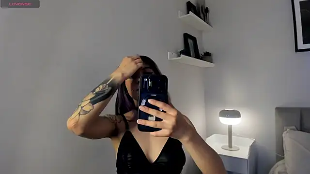 Snapshot of Violetta_Nur chatting on 26, 6, 2026 Violetta Nur online show from 26, 6, 2026
