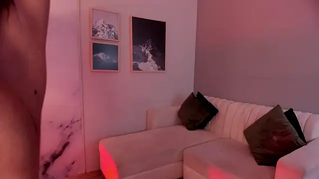 Snapshot of Violetta_Nur chatting on 27, 7, 2026 Violetta Nur online show from 27, 7, 2026