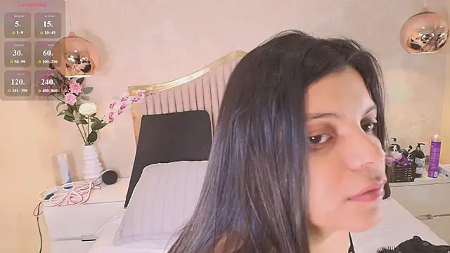 Kismett aziz online show from 11, 6, 2026