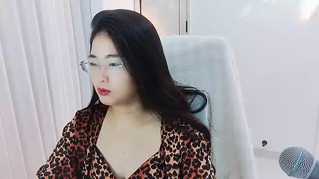 Snapshot of Floor_oo chatting on 18, 9, 2025 Floor oo online show from 18, 9, 2025