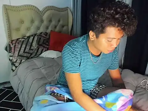 Snapshot of asian_sweetboy chatting on 5, 12, 2025 asian sweetboy online show from 5, 12, 2025