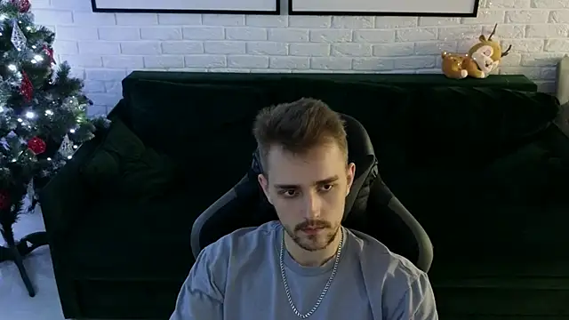 Larstar01 online show from 12, 12, 2024