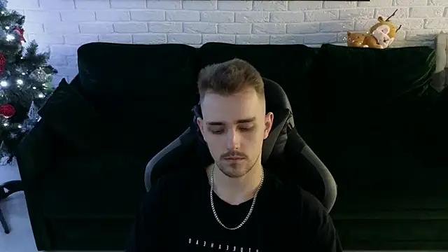 Larstar01 online show from 15, 12, 2024