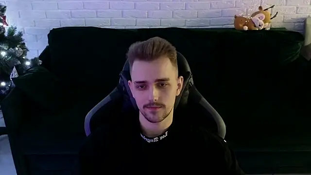 Larstar01 online show from 23, 12, 2024