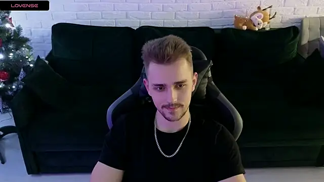 Larstar01 online show from 28, 12, 2024