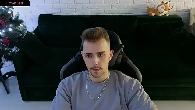 Larstar01 online show from 31, 12, 2024